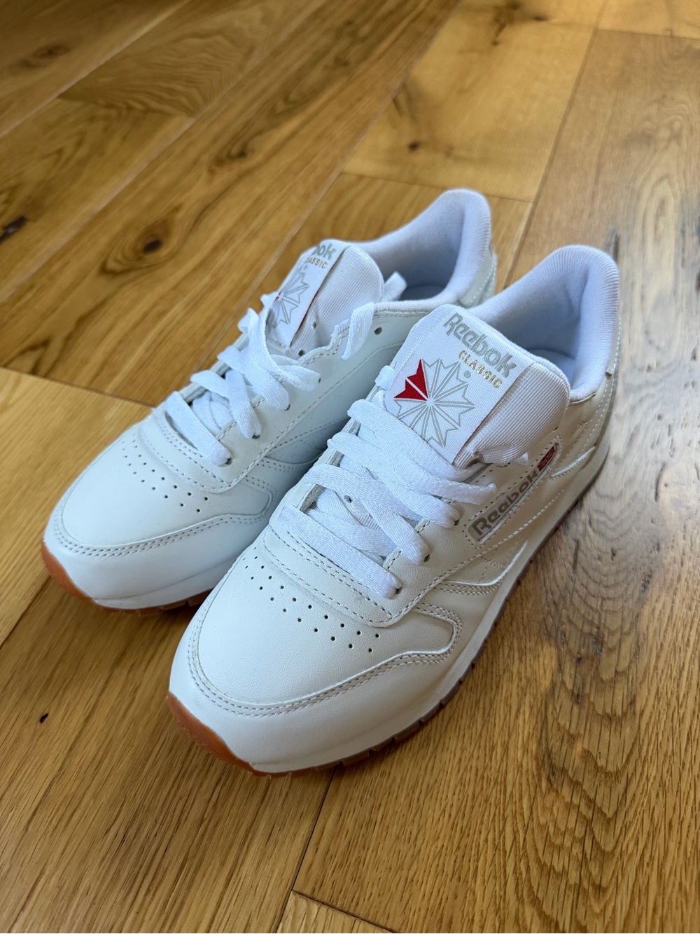 NWT Reebok Classic Leather White Gum Sneakers Women’s 6 No Box